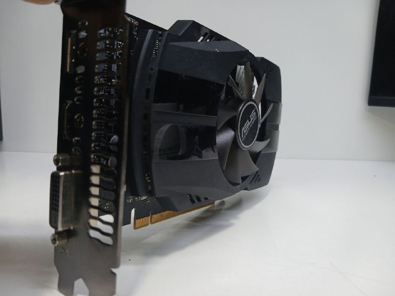 ASUS GTX 1650 4 ГБ