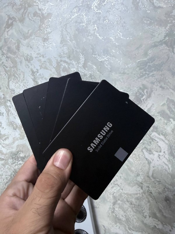 Samsung 860 EVO 250 ГБ